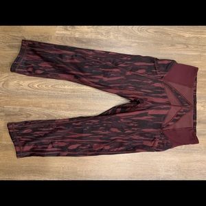 Lululemon maroon animal printleggings highwaisted